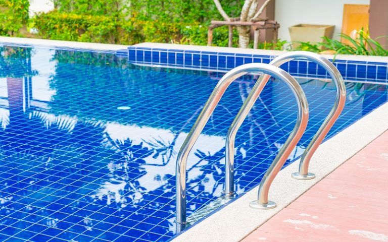 Look For In a Reliable Swimming Pool Contractor
